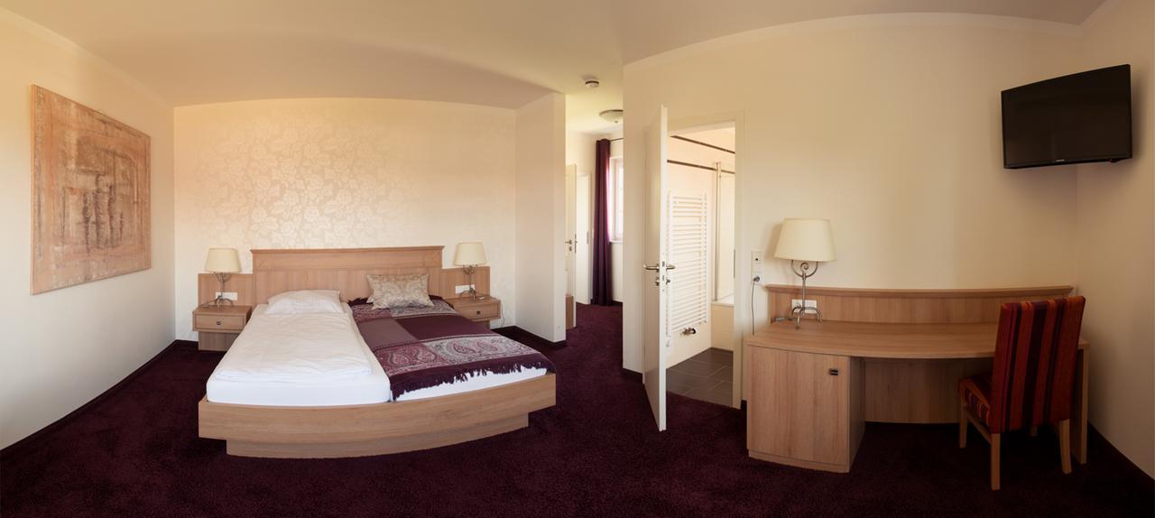 Hotel Restaurant Zum Heidekrug Bersenbrück Esterno foto